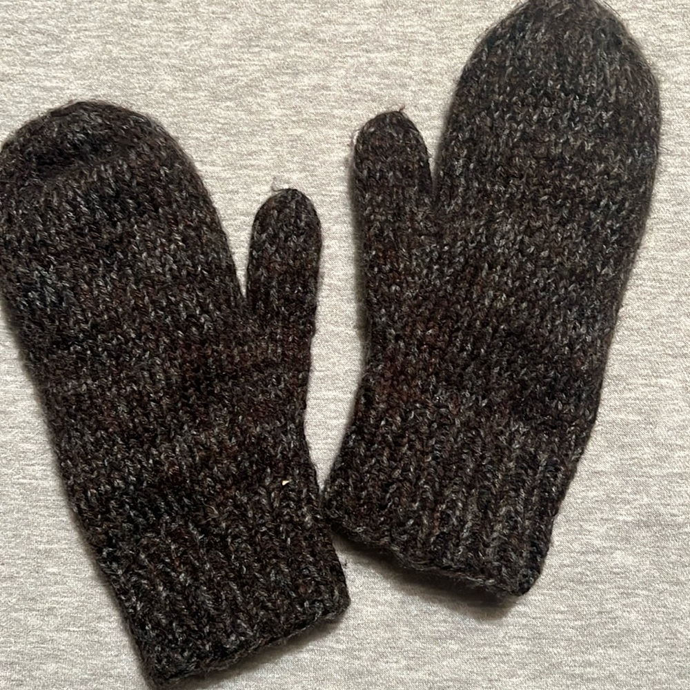 * NWOT* Cusco Acrylic/Alpaca Fully lined Mittens